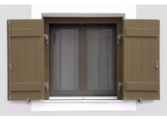 Moustiquaire de fenêtre enroulable verticale sur mesure Saga