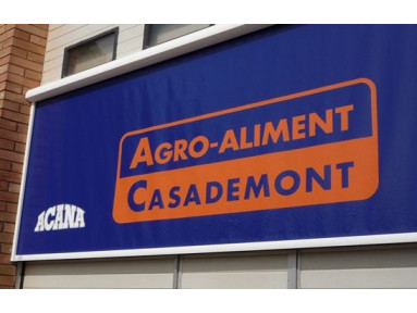 Store extérieur vertical coulissant avec guide ZIP et semi coffre