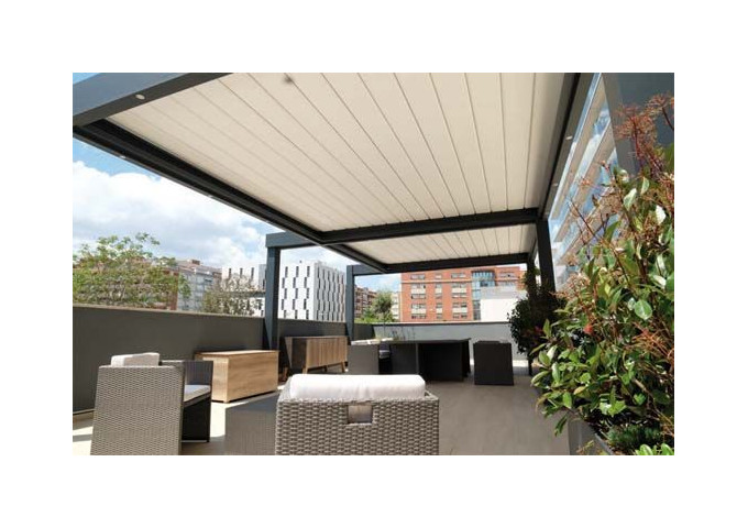 Pergola Bioclimatique autoportante connecté Plug & Play