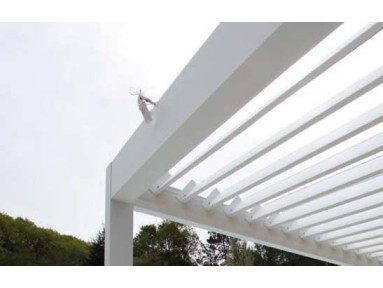 Pergola Bioclimatique autoportante connecté Plug & Play