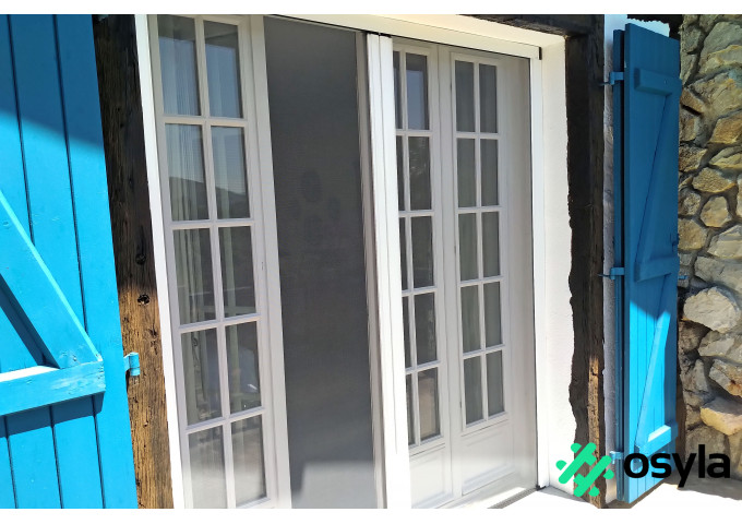 Moustiquaire de fenêtre enroulable verticale sur mesure
