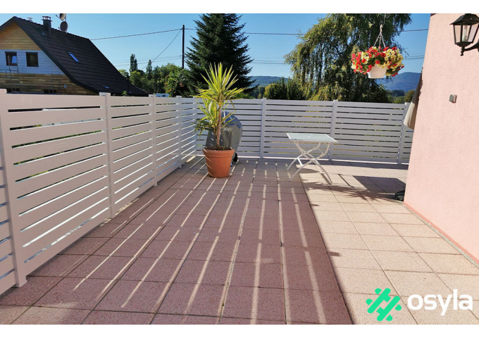 Clôture PVC ajourée Tyrel 020