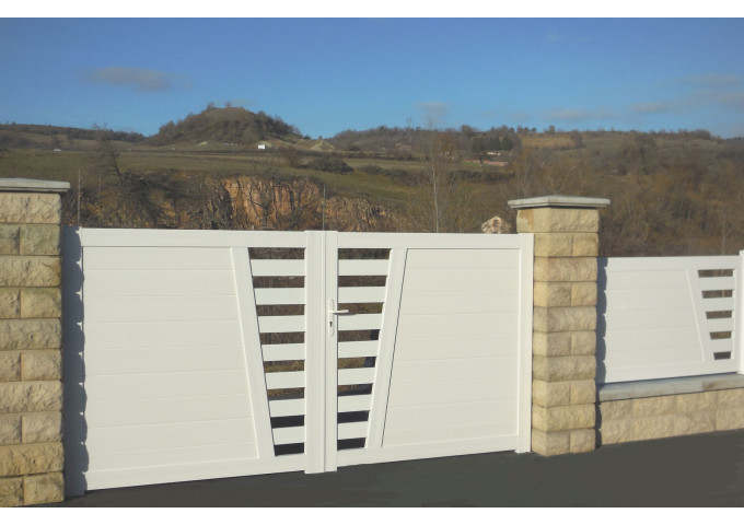 Portail Crespian en PVC avec cadre en aluminium hauteur 1,3 mètres