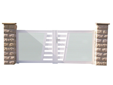 Portail Gigean PVC avec cadre en aluminium hauteur 1,3 mètres