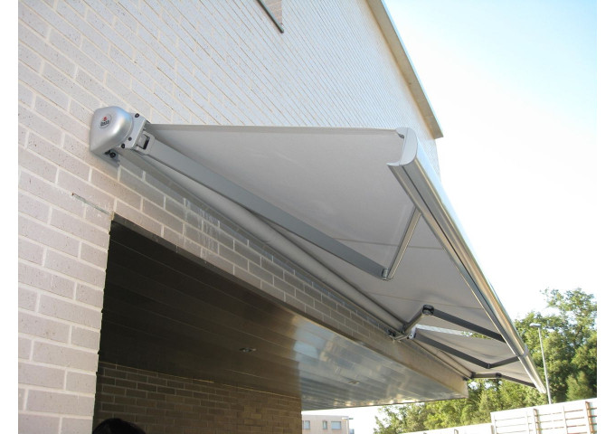 Store coffre Recife ultra moderne avec toile micro-perforée PVC Sunworker Dickson
