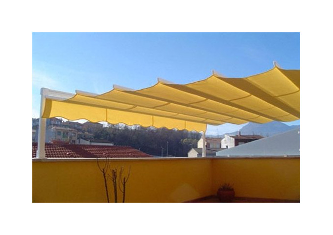 Pergola coulissante Mexico fixation de mur à piliers avec toile micro-perforée Soltis