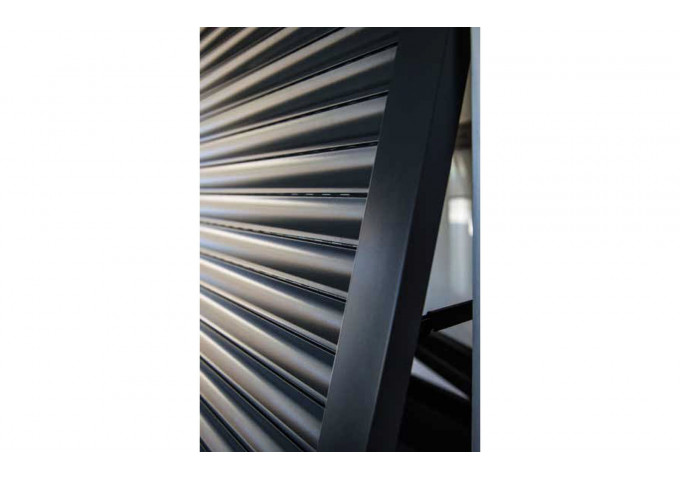 Volet roulant traditionnel coffre à projection lames aluminium 42/9