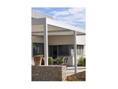 Pergola Bioclimatique Sicilia avec lames tubulaires manoeuvre manuelle