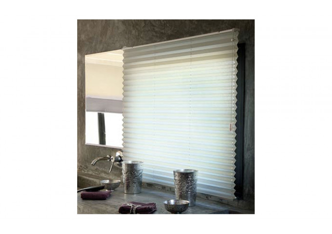 Store enrouleur de plafond sous-toiture Billy toile plissée Ecovision norme feu M1