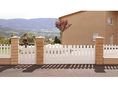 Portail Adissan en PVC cadre en aluminium hauteur 1,3 mètres