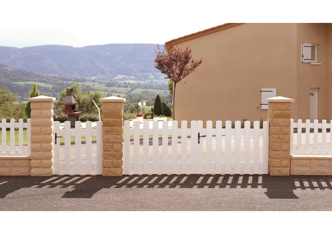 Portail Adissan en PVC cadre en aluminium hauteur 1,3 mètres