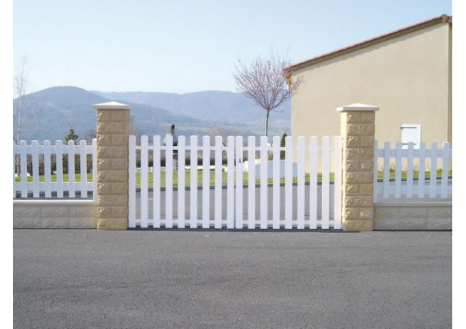 Portail Le bosc PVC avec cadre en aluminium hauteur 1,3 mètres
