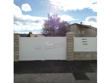 Portail Lavalette PVC avec cadre en aluminium hauteur 1,3 mètres