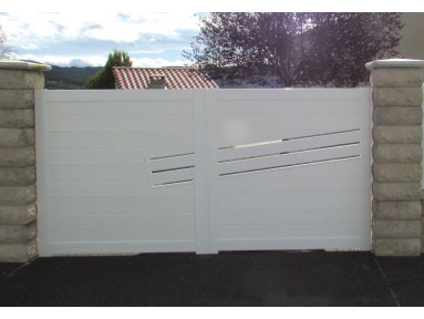 Portail Lavalette PVC avec cadre en aluminium hauteur 1,3 mètres