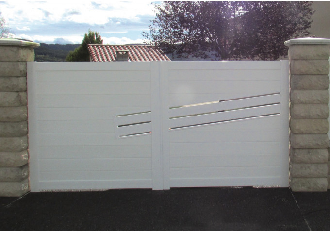 Portail Lavalette PVC avec cadre en aluminium hauteur 1,3 mètres