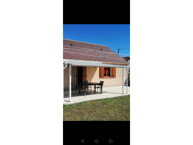 Pergola avec coffre et télécommande