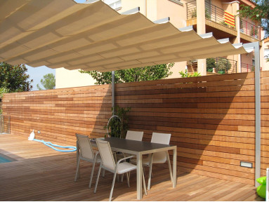 Pergola coulissante Mexico fixation de mur à piliers avec toile étanche Orchestra Max Dickson