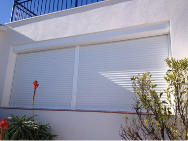 Volet roulant électrique aluminium lames 45x9