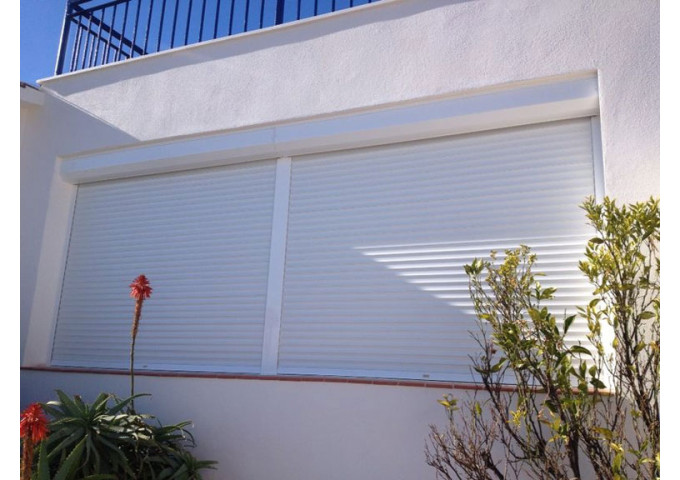 Volet roulant électrique aluminium lames 45x9