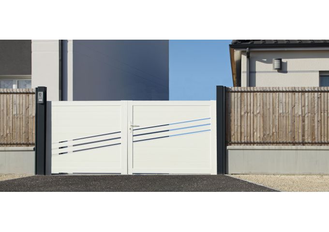 Portail Lavalette PVC avec cadre en aluminium hauteur 1,3 mètres