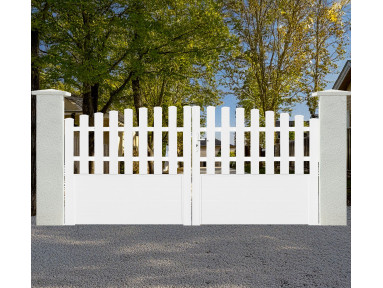 Portail battant 2 vantaux Brenas PVC avec cadre en aluminium