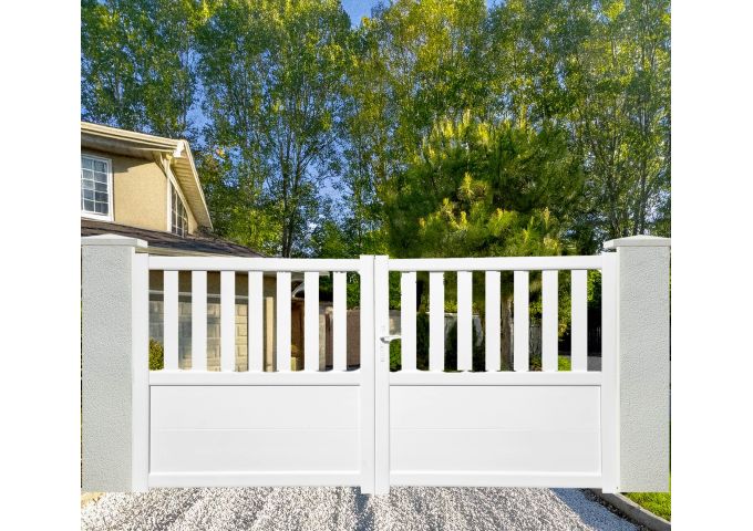 Portail Velaris battant 2 vantaux PVC avec cadre alu intégré