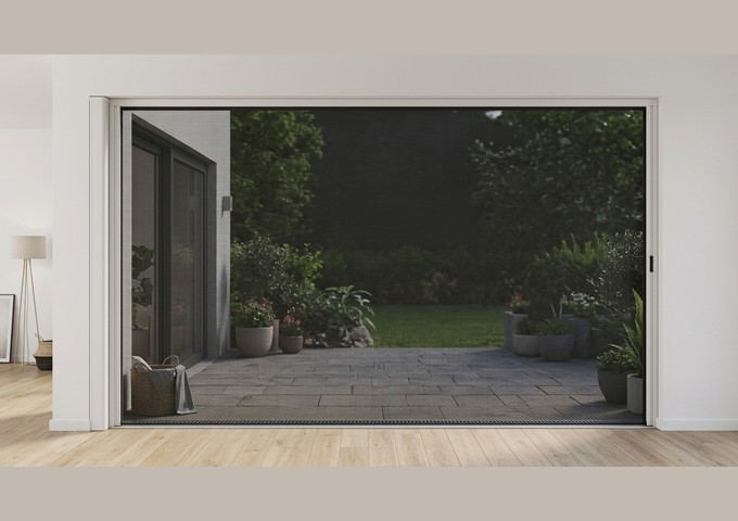 Moustiquaire enroulable latérale 1 vantail grandes dimensions sur mesure Moustiquaire enroulable latérale 1 vantail grandes dimensions sur mesure