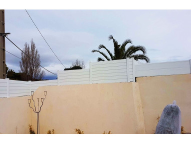 Clôture brise vue PVC Lanister blanc