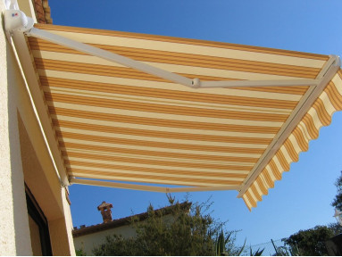 Store coffre à bras invisible