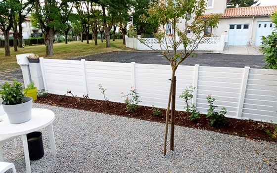 Clôture PVC plein brise vue Lanister